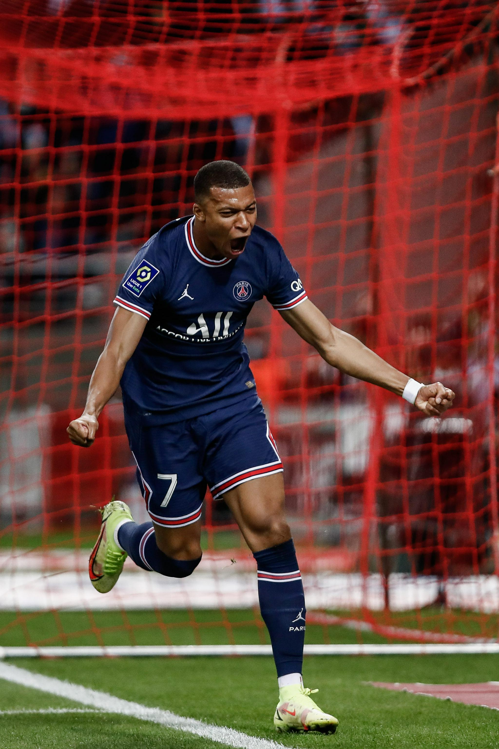 那不勒斯求购弗拉泰西：齐沃给足替补机会，他却难证明自己？