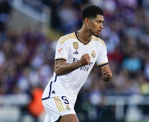 记者：在安古伊萨伤势确定后，那不勒斯立即瞄准了弗拉泰西