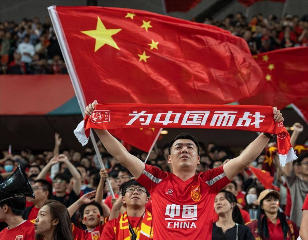 半岛晨报：李国旭中超执教表现不逊于邵佳一，甚至更胜一筹