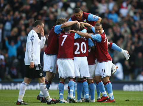 记者：申花携六外援出战广岛三箭，李可因伤未随队前往（记者：申花带六外援做客广岛三箭，李可伤缺未随队出征）