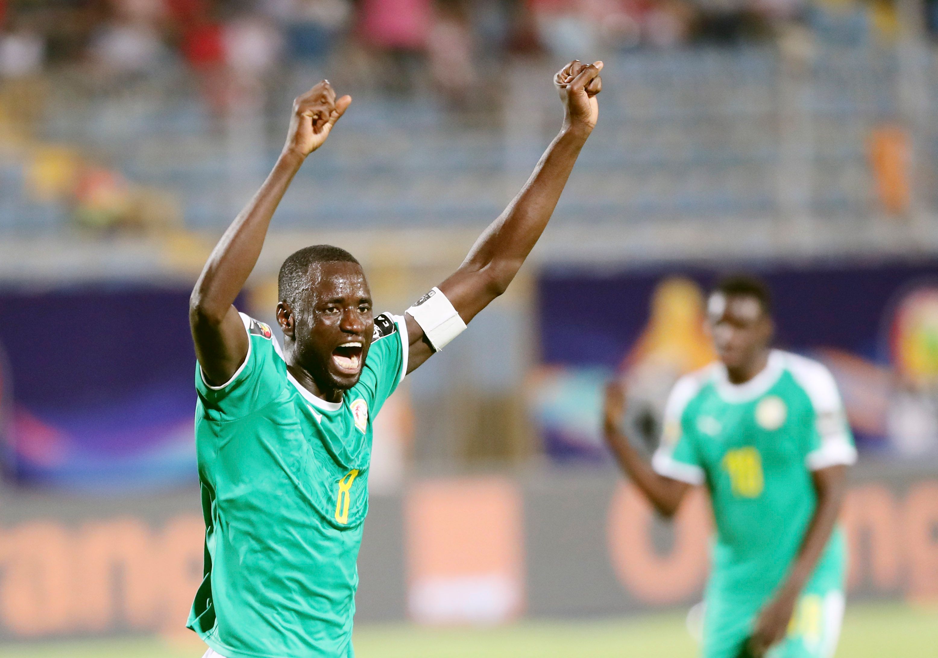 英超争四格局大乱，大黑马杀入欧冠区，超越切尔西，甩开曼联（英超前四洗牌，黑马跻身欧冠区，力压切尔西，甩开曼联）