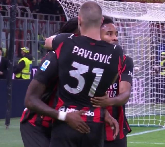 图片报：吉拉西在多特年入900万欧，去沙特可获得双倍收入