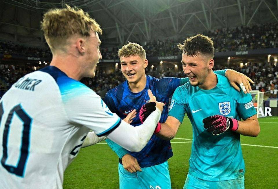 瓜达拉哈拉抽中巴萨后狂欢如夺冠