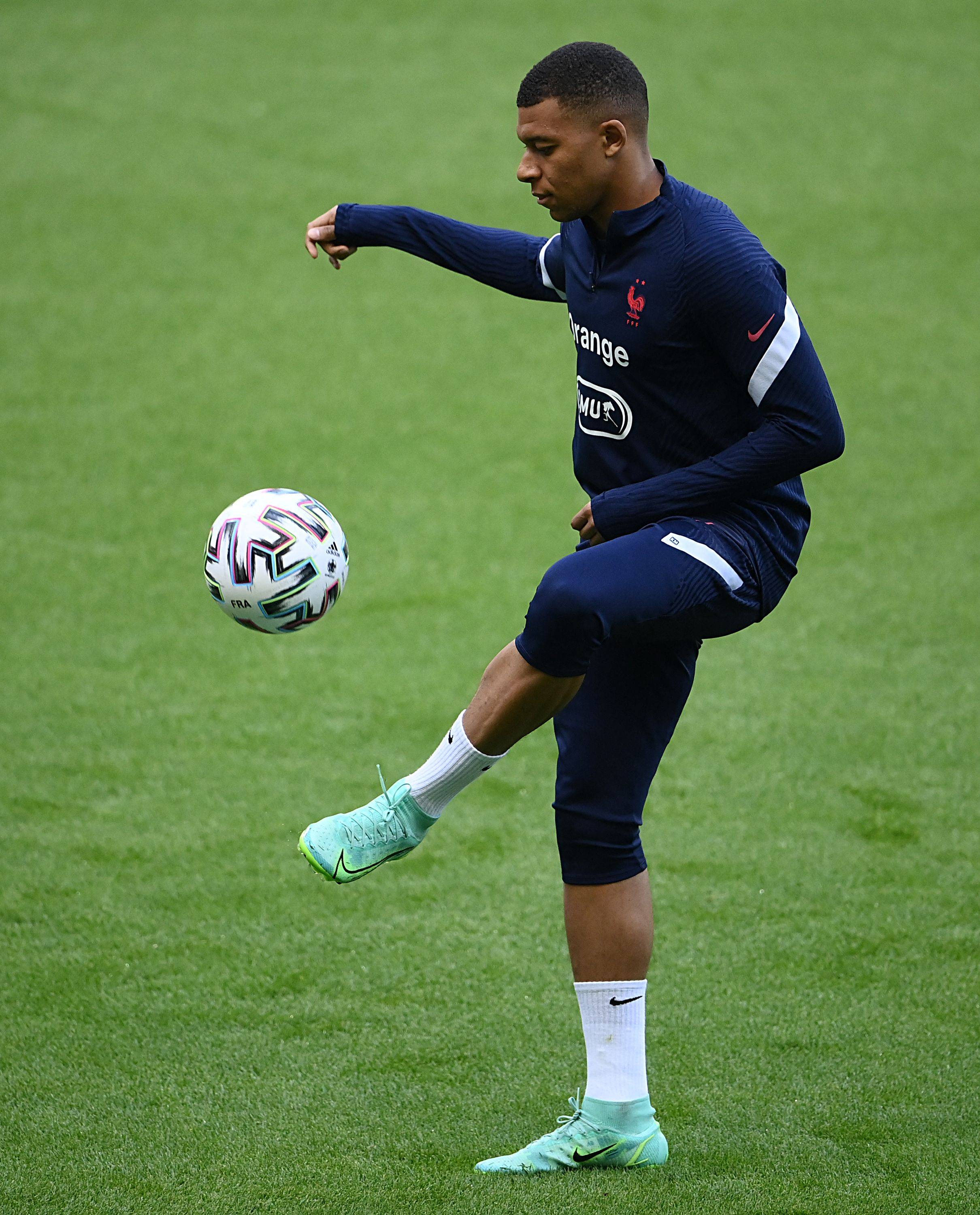 东契奇生涯30+5+5场次超越字母哥，升至历史第五