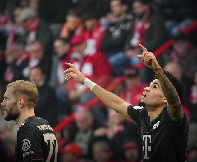 呼和浩特这幕太暖了 ！