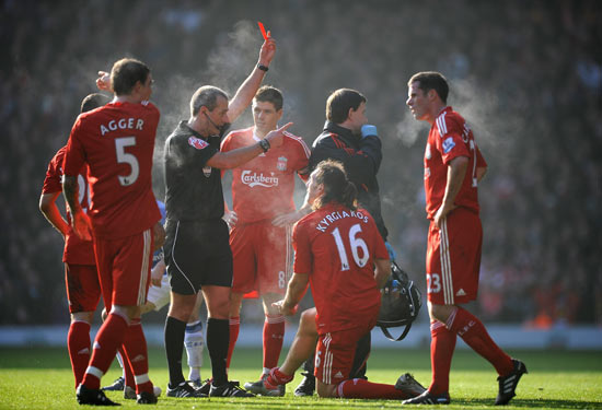 西媒：巴萨对阿拉维斯门票系统崩溃，球迷高喊反拉波尔塔口号