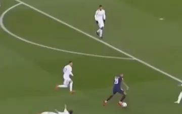 中超：上海海港4-0大胜深圳队（中超焦点战：上海海港4-0横扫深圳队）