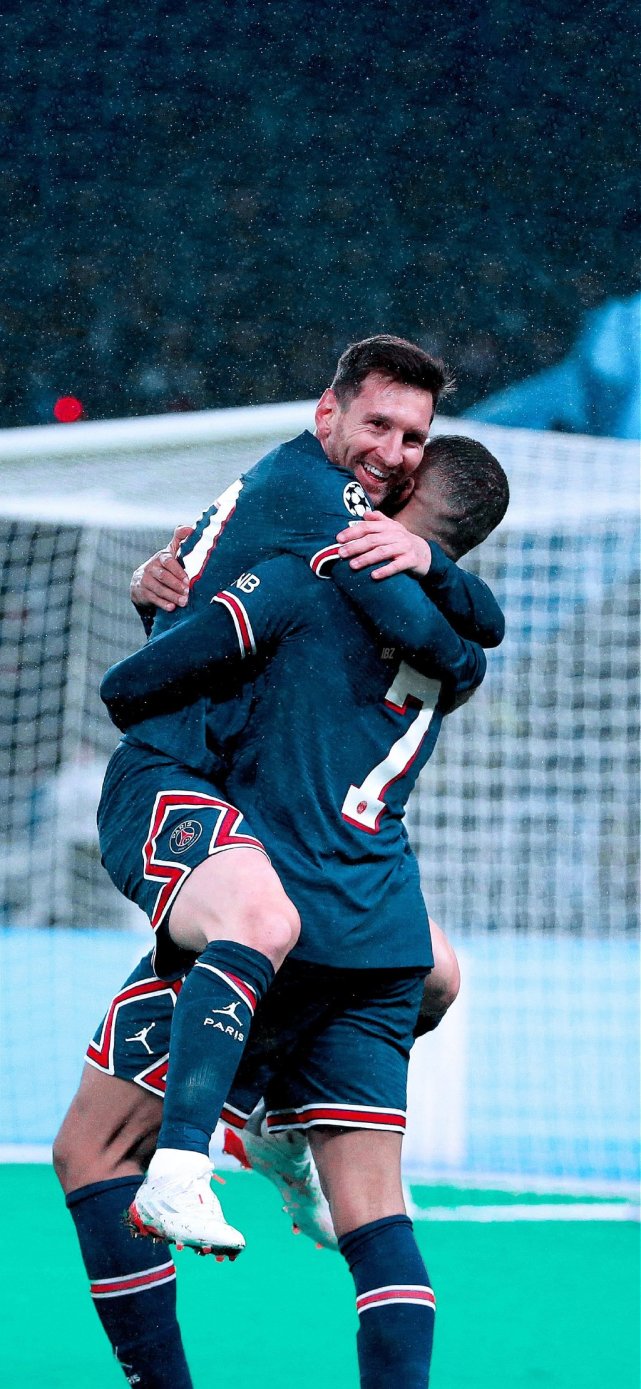 基米希：我正在全力以赴康复，争取在周一重返球场