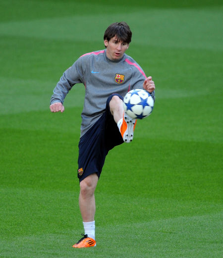 半场战报：多特0-1勒沃库森，马扎破门，格里马尔多助攻