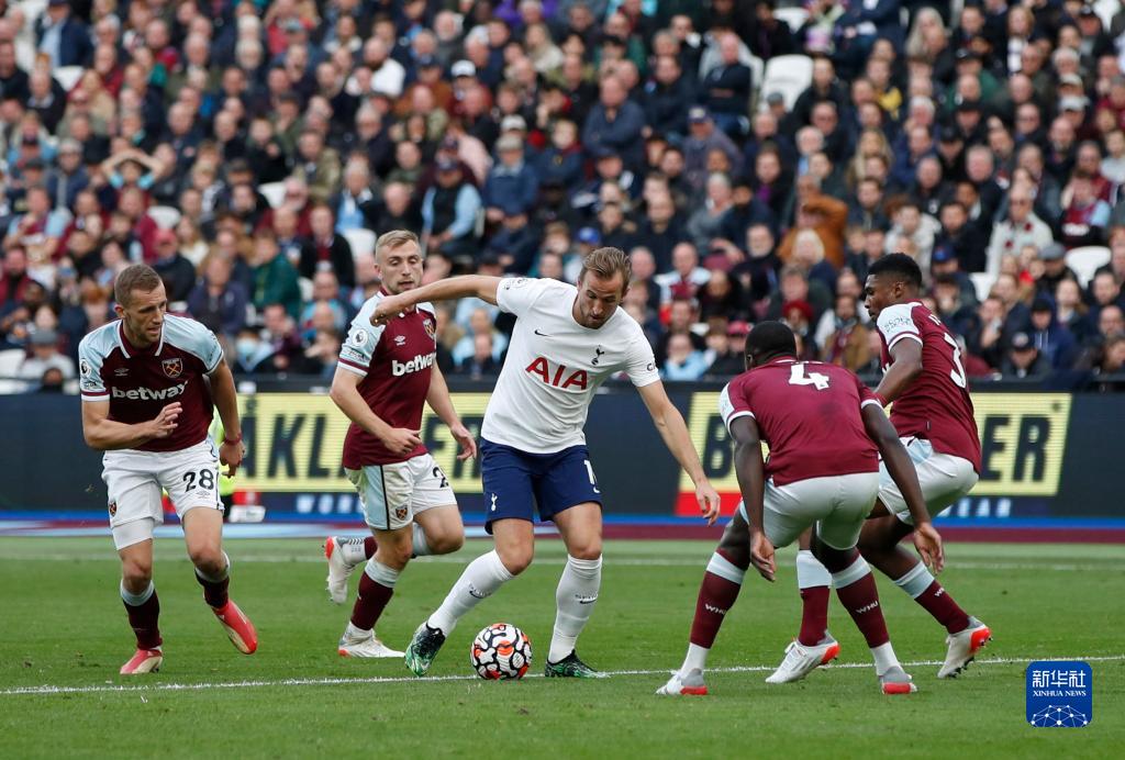 英超替补进球后被换下，特罗萨德成阿森纳队史第三人