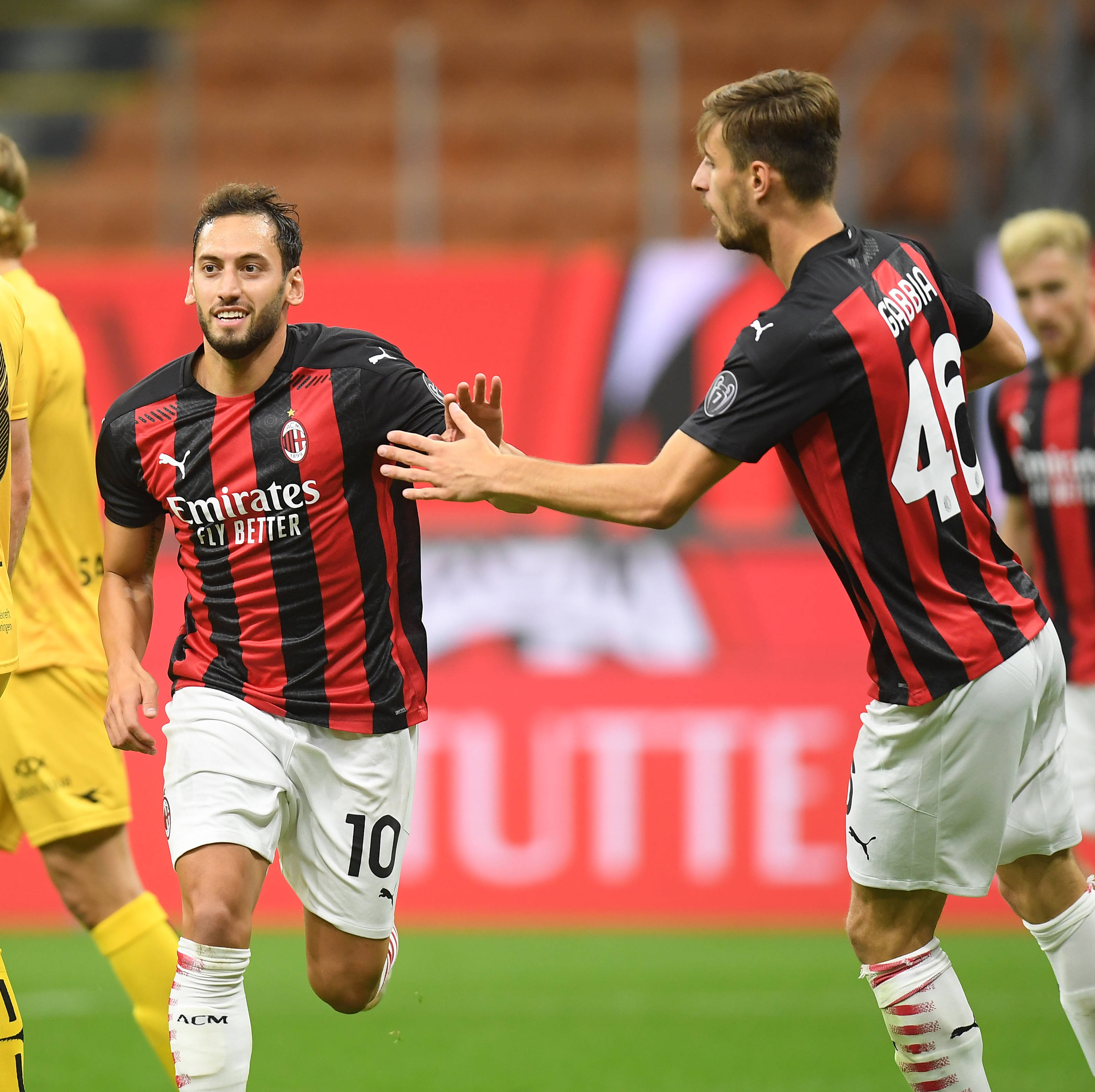 德甲前瞻：狼堡3连败状态低迷，近7次对战勒沃库森难求1胜（德甲前瞻：狼堡陷三连败低谷，近7战勒沃库森仍无胜绩）